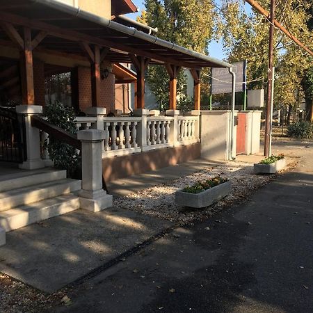 Park Panzio Budapest Luaran gambar